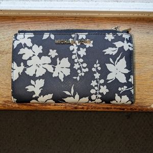 Michael Kors Blue Floral wallet